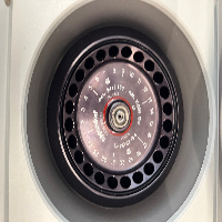 Eppendorf 5424 Centrifuge image 1